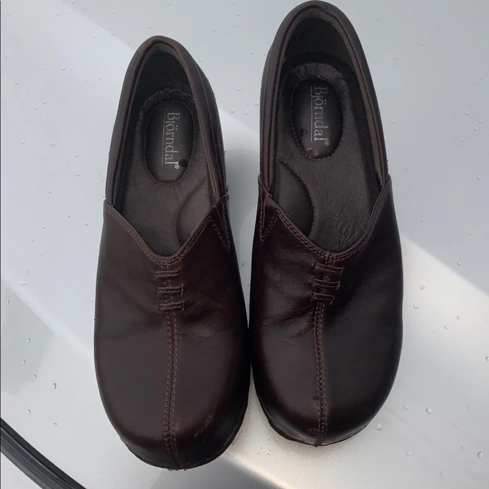 Women’s 6.5 Bjorndal Clogs brown leather